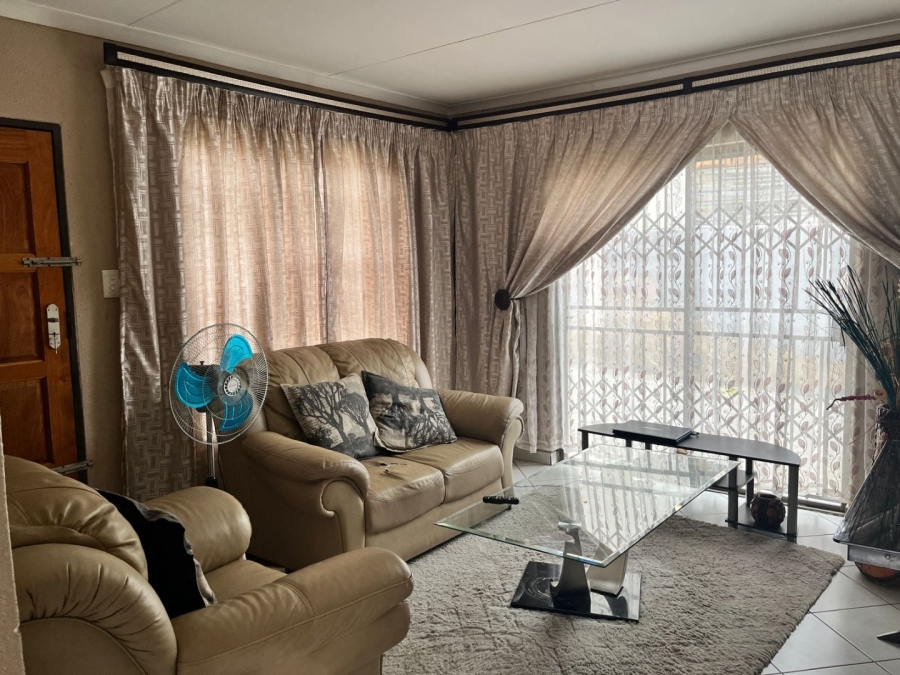3 Bedroom Property for Sale in Blue Hills Gauteng