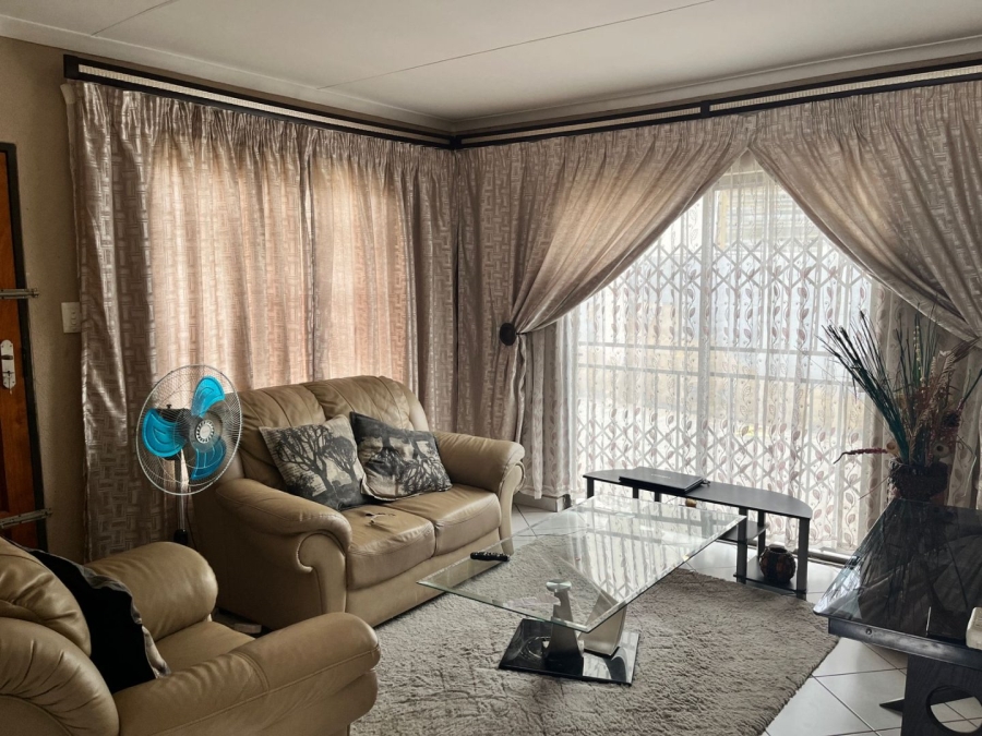 3 Bedroom Property for Sale in Blue Hills Gauteng