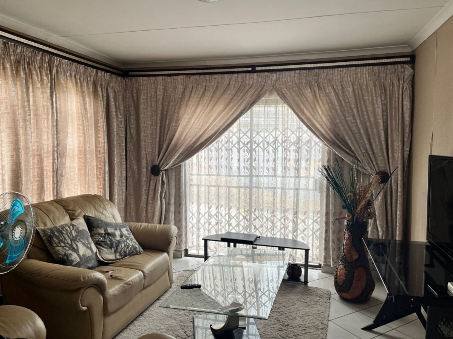 3 Bedroom Property for Sale in Blue Hills Gauteng