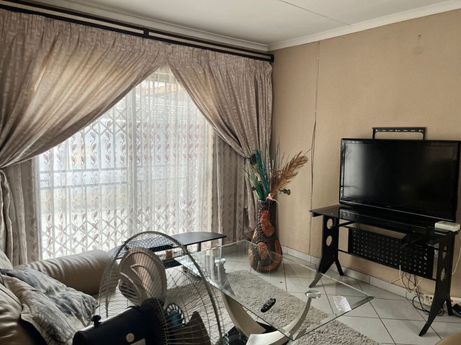 3 Bedroom Property for Sale in Blue Hills Gauteng