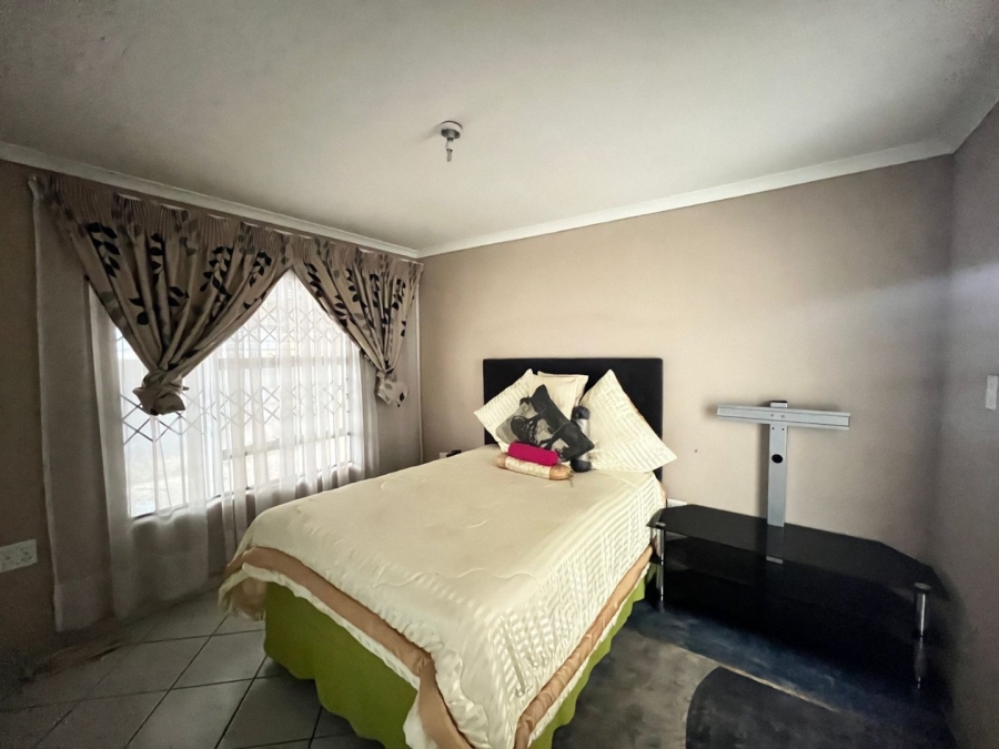 3 Bedroom Property for Sale in Blue Hills Gauteng