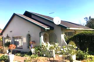 To Let 4 Bedroom Property for Rent in Brackendowns Gauteng