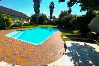 To Let 4 Bedroom Property for Rent in Brackendowns Gauteng