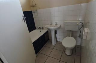 To Let 2 Bedroom Property for Rent in Rosettenville Gauteng