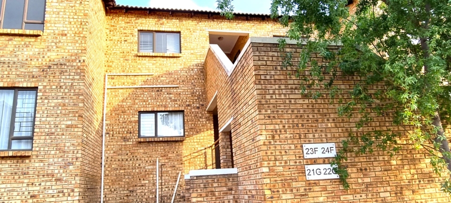 2 Bedroom Property for Sale in South Crest Gauteng