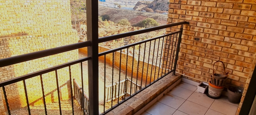 2 Bedroom Property for Sale in South Crest Gauteng
