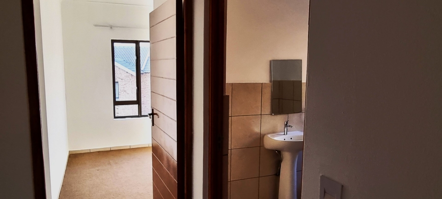 2 Bedroom Property for Sale in South Crest Gauteng