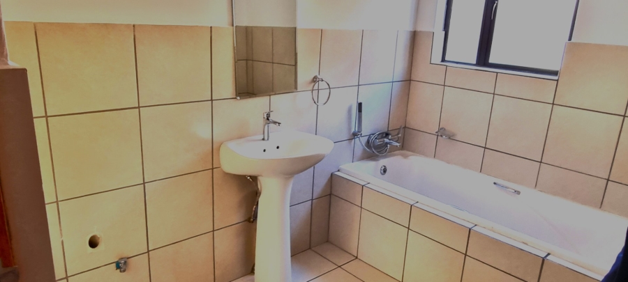 2 Bedroom Property for Sale in South Crest Gauteng