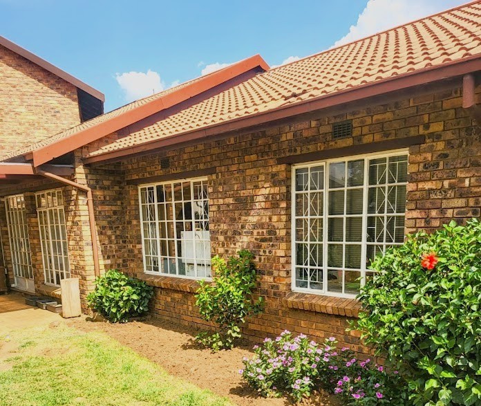 7 Bedroom Property for Sale in Brackendowns Gauteng