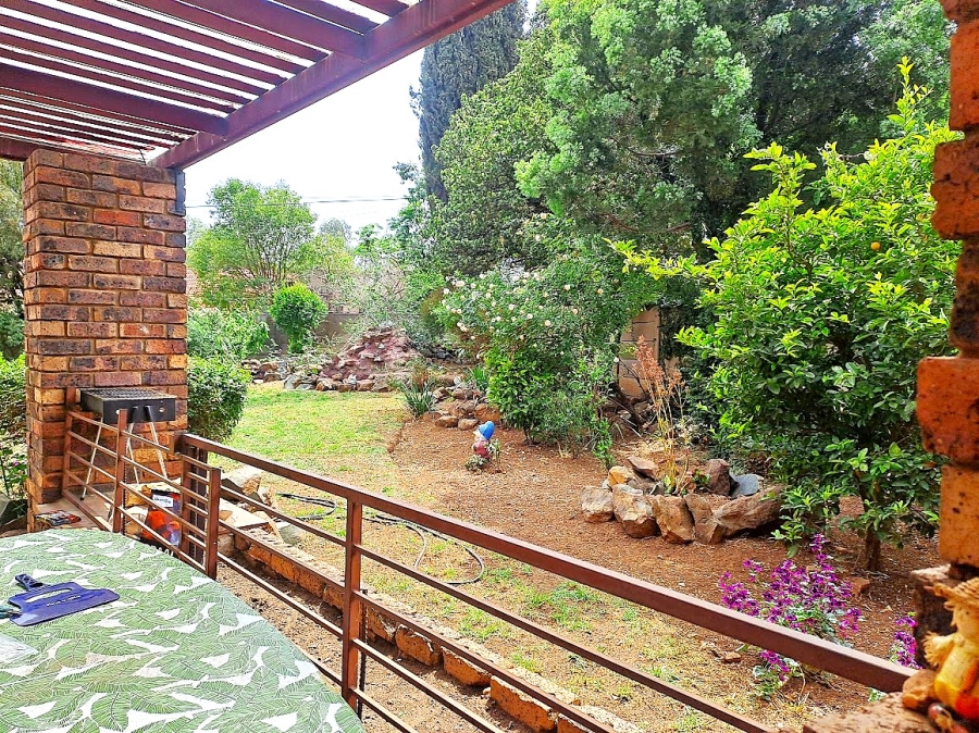 7 Bedroom Property for Sale in Brackendowns Gauteng