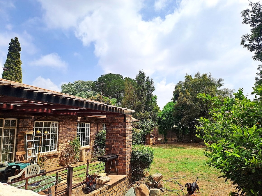 7 Bedroom Property for Sale in Brackendowns Gauteng