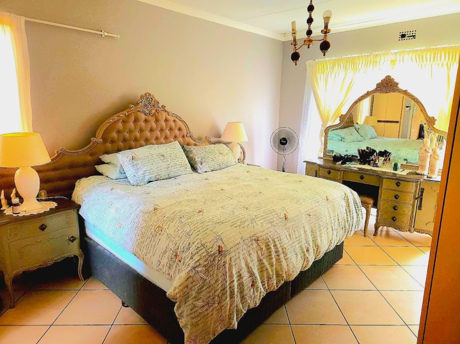 7 Bedroom Property for Sale in Brackendowns Gauteng