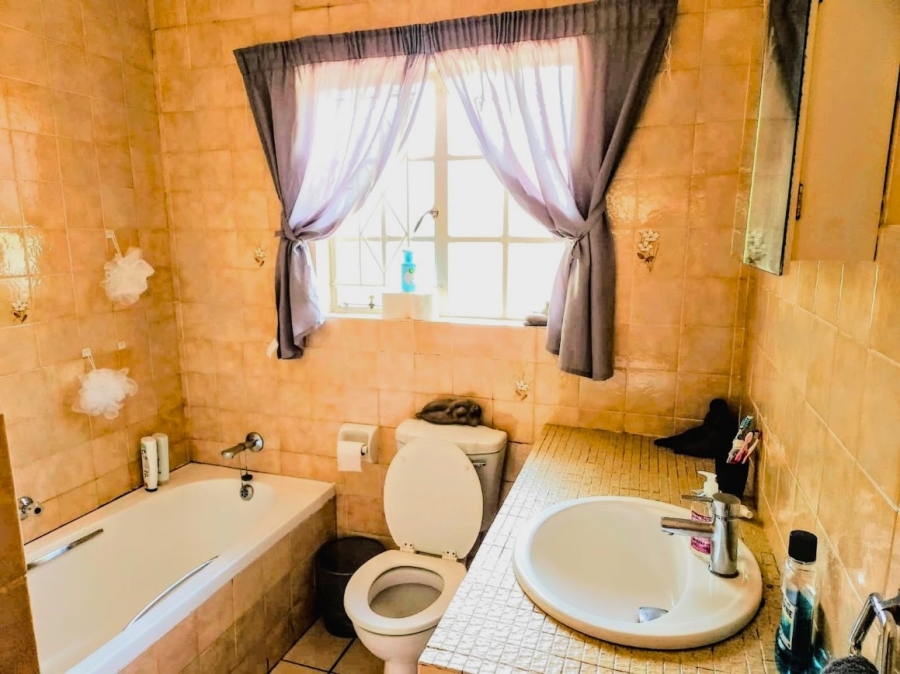 7 Bedroom Property for Sale in Brackendowns Gauteng