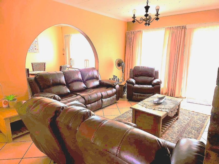 7 Bedroom Property for Sale in Brackendowns Gauteng