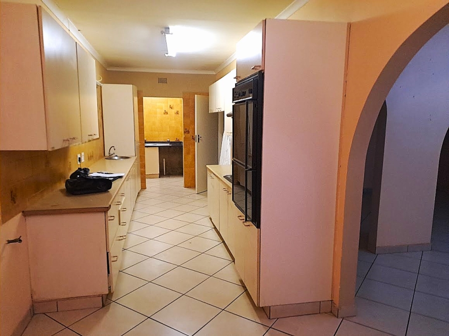 7 Bedroom Property for Sale in Brackendowns Gauteng