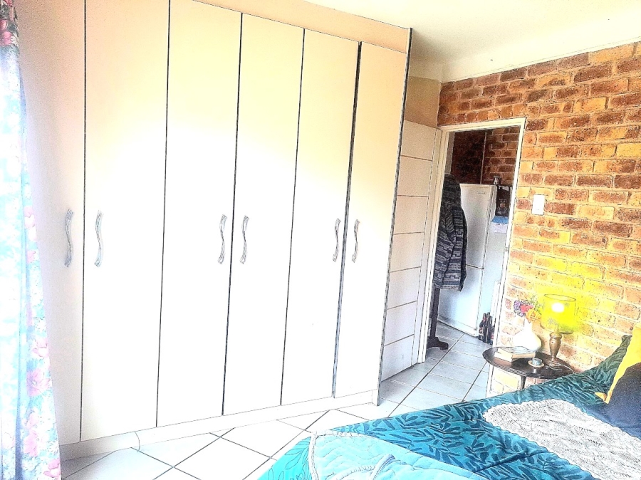 7 Bedroom Property for Sale in Brackendowns Gauteng