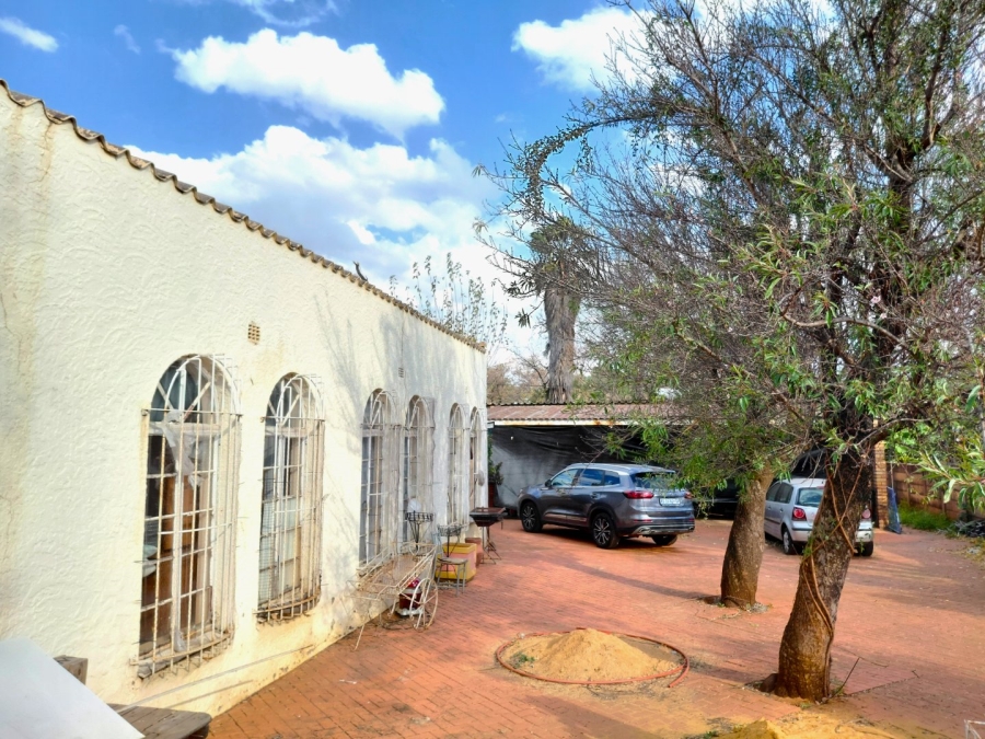 5 Bedroom Property for Sale in Klipwater Gauteng