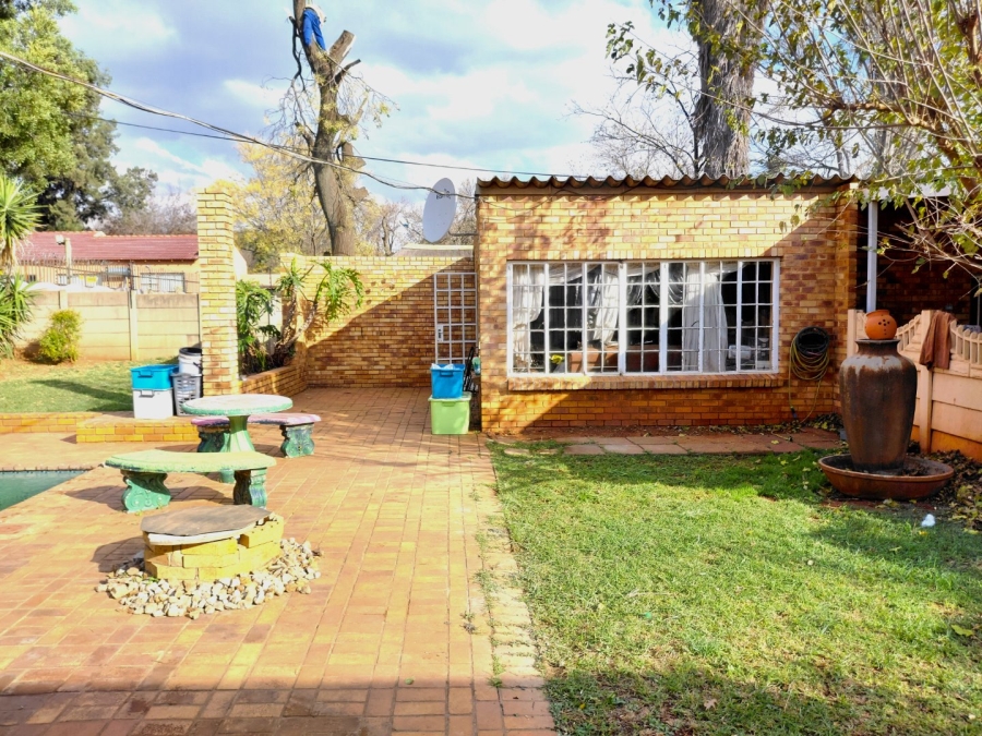 5 Bedroom Property for Sale in Klipwater Gauteng