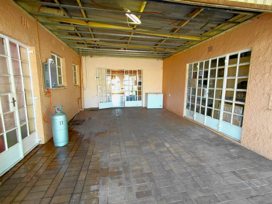 5 Bedroom Property for Sale in Klipwater Gauteng