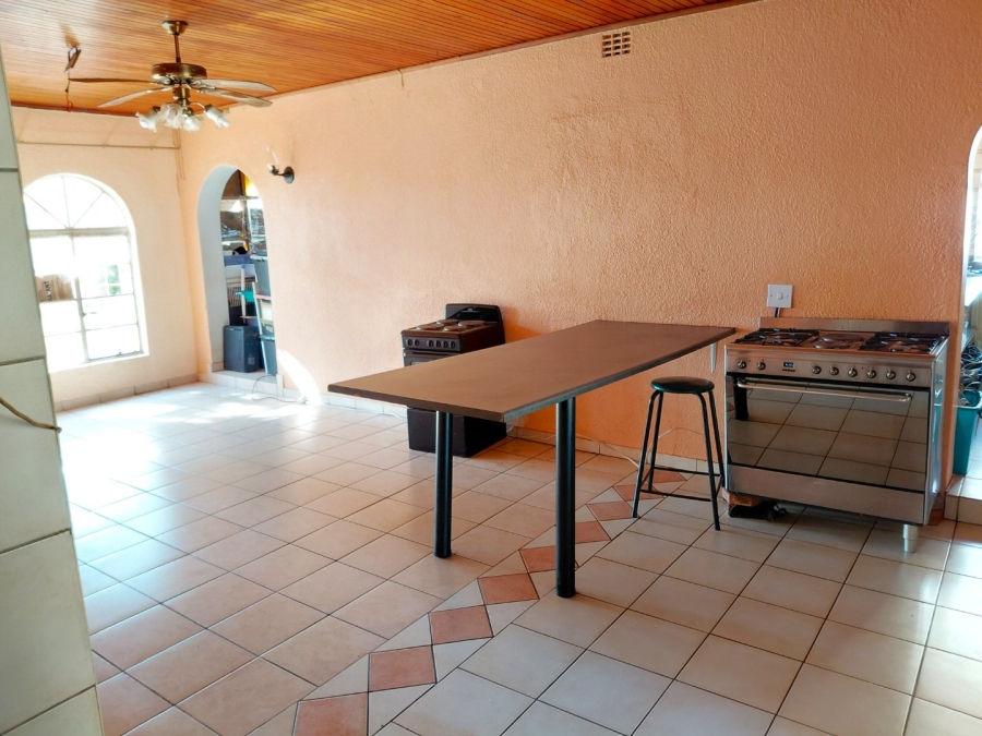 5 Bedroom Property for Sale in Klipwater Gauteng