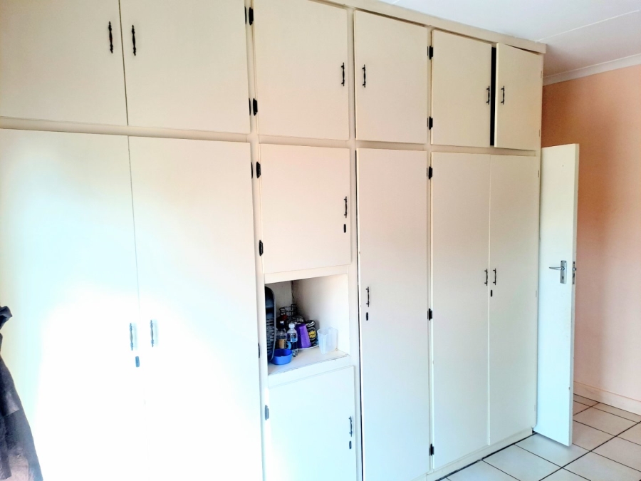 5 Bedroom Property for Sale in Klipwater Gauteng