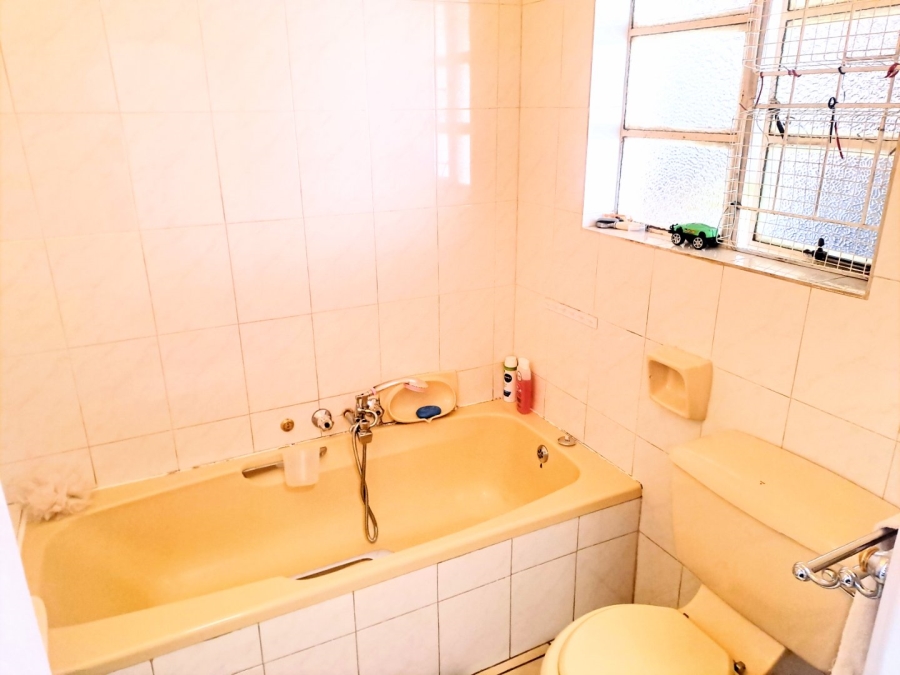 5 Bedroom Property for Sale in Klipwater Gauteng