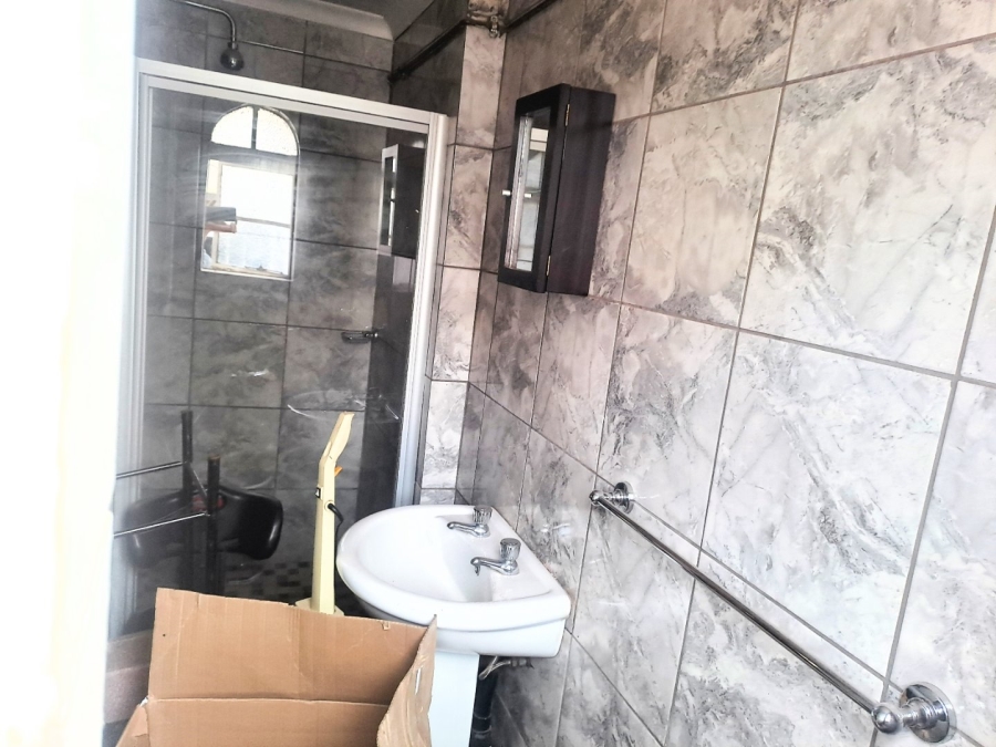 5 Bedroom Property for Sale in Klipwater Gauteng