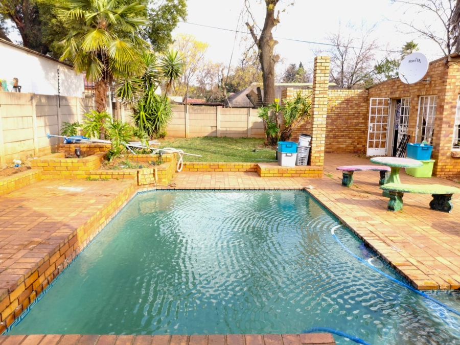 5 Bedroom Property for Sale in Klipwater Gauteng
