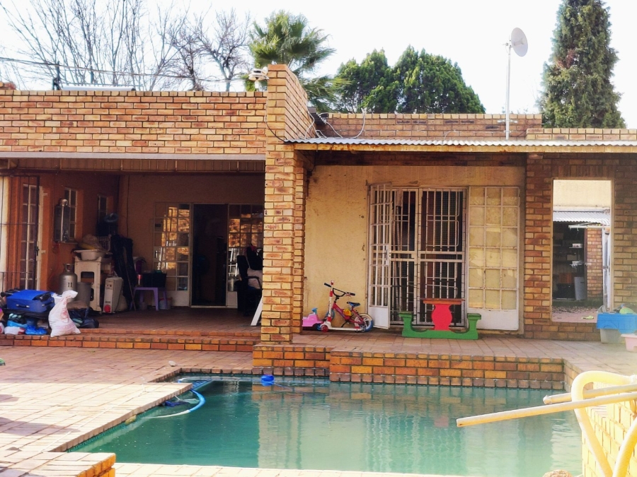 5 Bedroom Property for Sale in Klipwater Gauteng