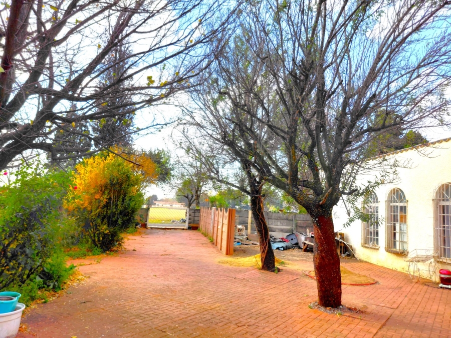 5 Bedroom Property for Sale in Klipwater Gauteng