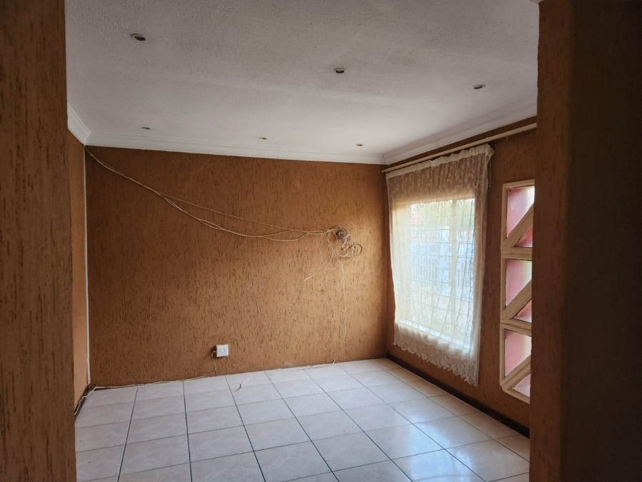  Bedroom Property for Sale in Amandasig Gauteng