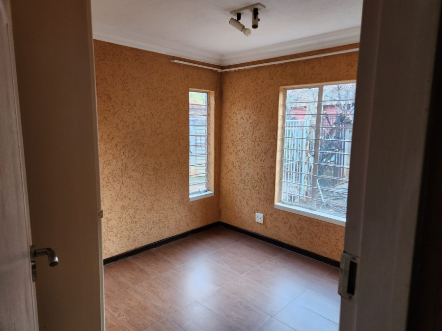  Bedroom Property for Sale in Amandasig Gauteng