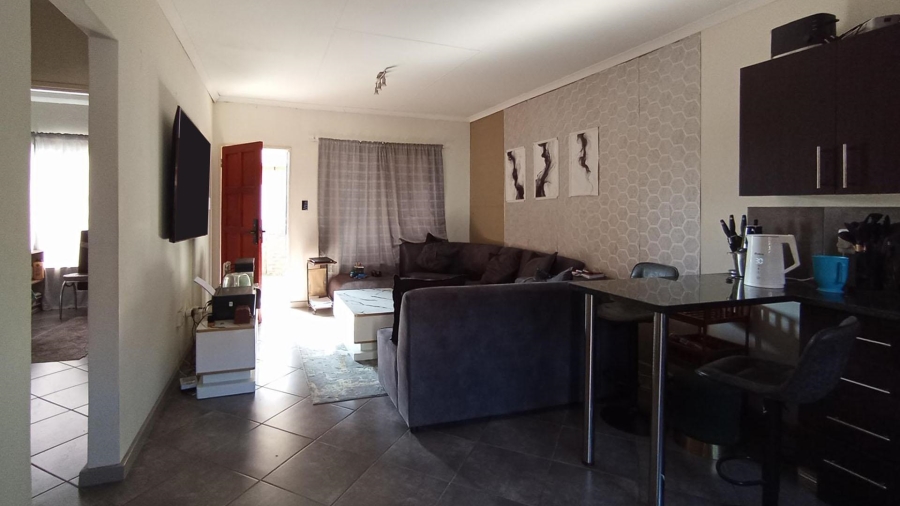2 Bedroom Property for Sale in The Reeds Gauteng