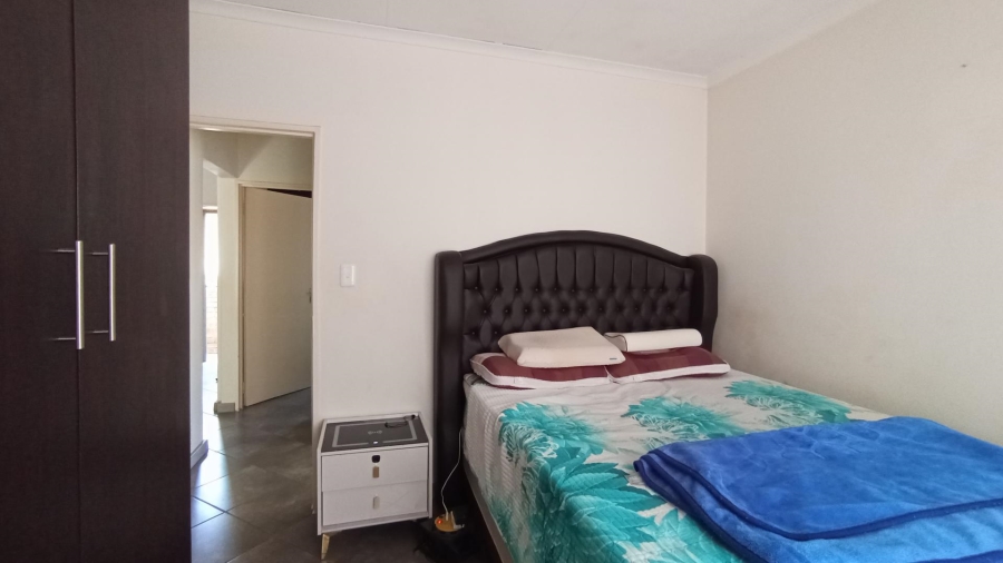 2 Bedroom Property for Sale in The Reeds Gauteng