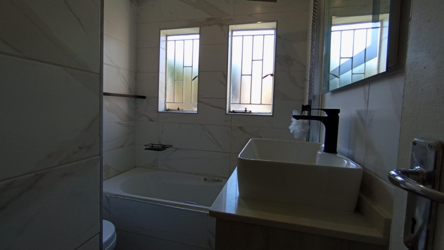 2 Bedroom Property for Sale in Kosmosdal Gauteng