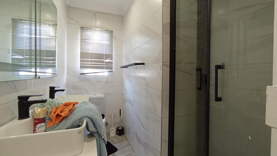 2 Bedroom Property for Sale in Kosmosdal Gauteng