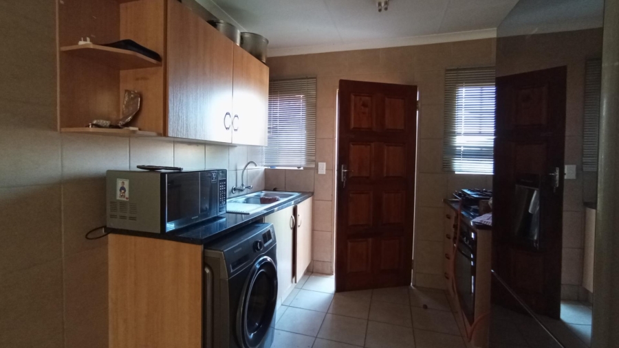 3 Bedroom Property for Sale in Olievenhoutbosch Gauteng