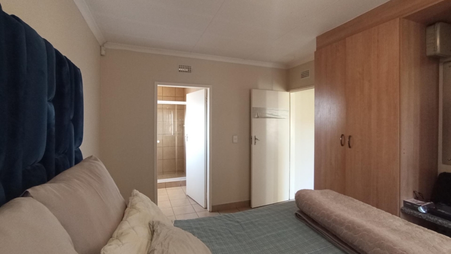 3 Bedroom Property for Sale in Olievenhoutbosch Gauteng