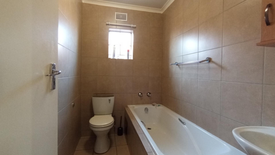 3 Bedroom Property for Sale in Olievenhoutbosch Gauteng