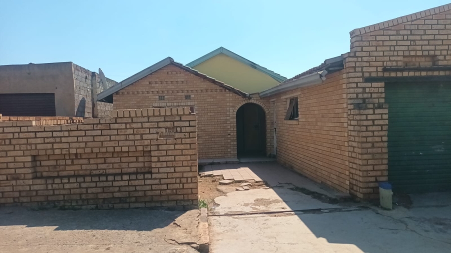 3 Bedroom Property for Sale in A P Khumalo Gauteng
