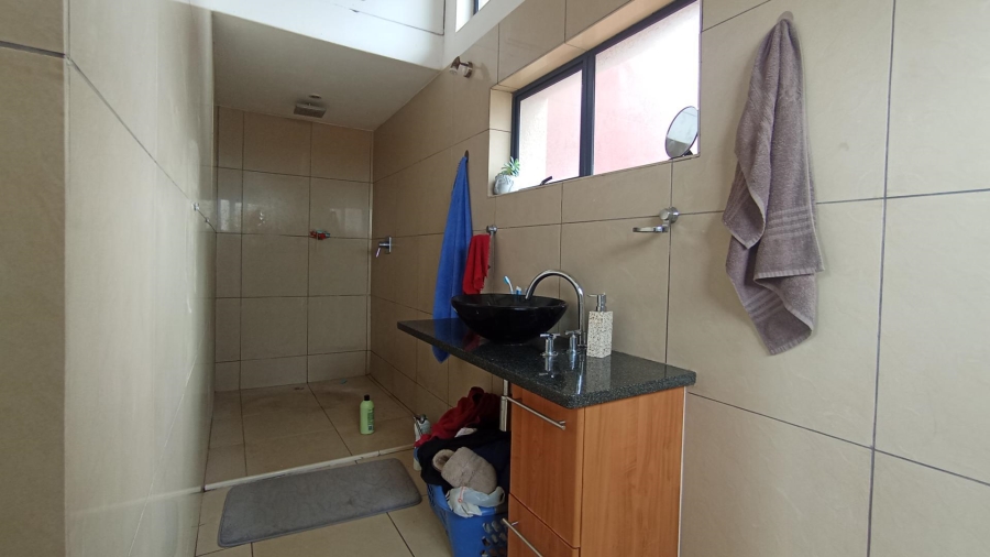 1 Bedroom Property for Sale in Amberfield Gauteng