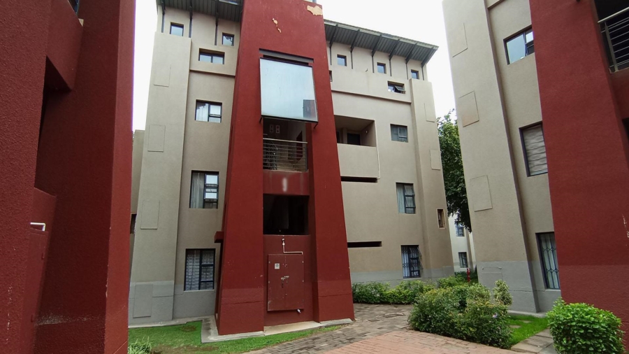 1 Bedroom Property for Sale in Amberfield Gauteng