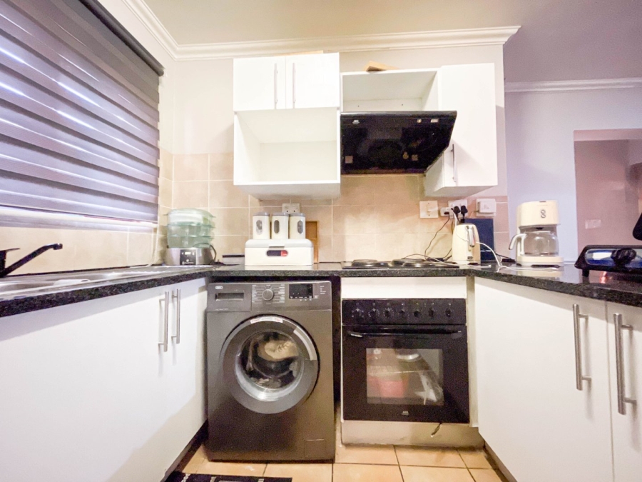 To Let 3 Bedroom Property for Rent in Halfway Gardens Gauteng