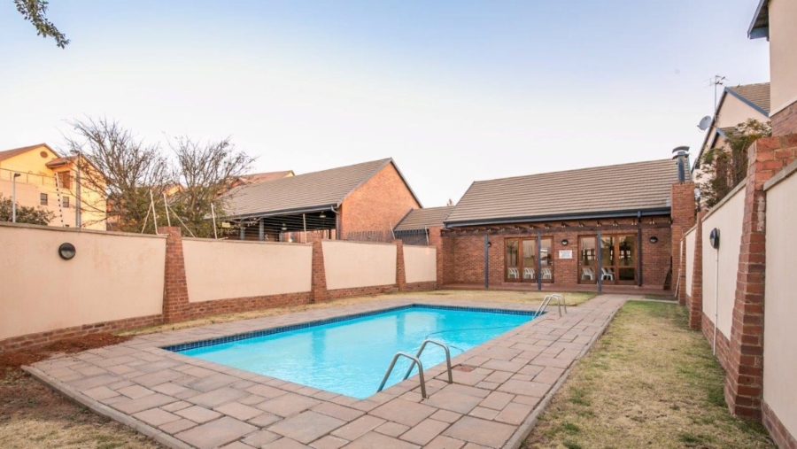 To Let 3 Bedroom Property for Rent in Halfway Gardens Gauteng