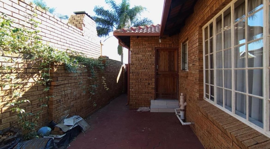 3 Bedroom Property for Sale in Amberfield Gauteng
