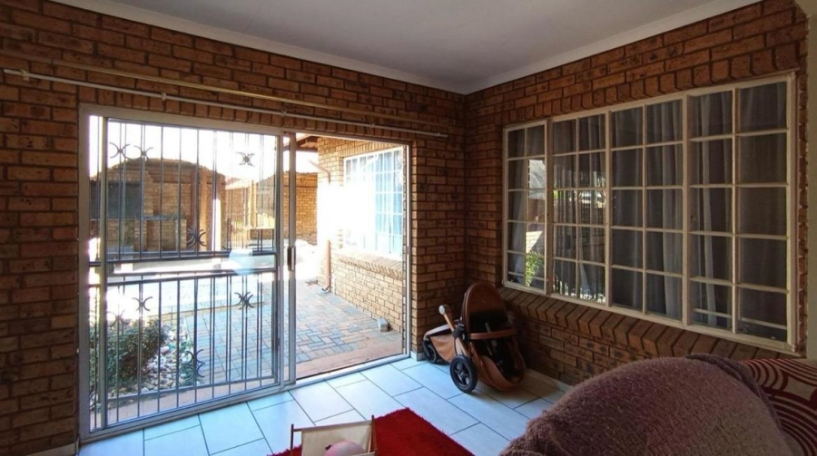 3 Bedroom Property for Sale in Amberfield Gauteng