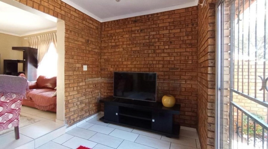 3 Bedroom Property for Sale in Amberfield Gauteng