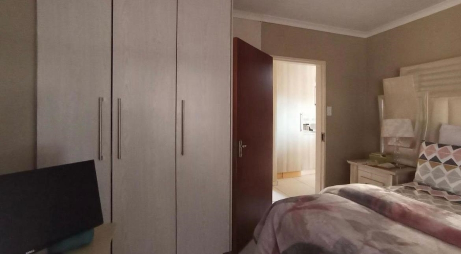 3 Bedroom Property for Sale in Amberfield Gauteng