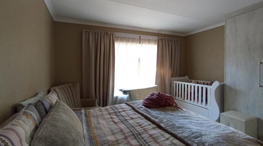 3 Bedroom Property for Sale in Amberfield Gauteng