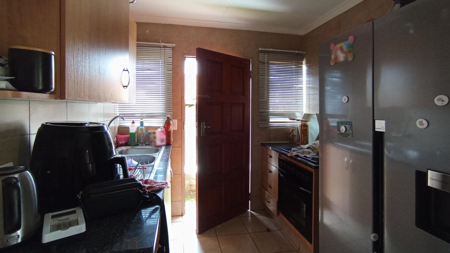3 Bedroom Property for Sale in Olievenhoutbosch Gauteng